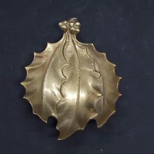 Vintage Brass Holly Leaves Berries Trinket Dish Candle Holder Keys Home Decor.